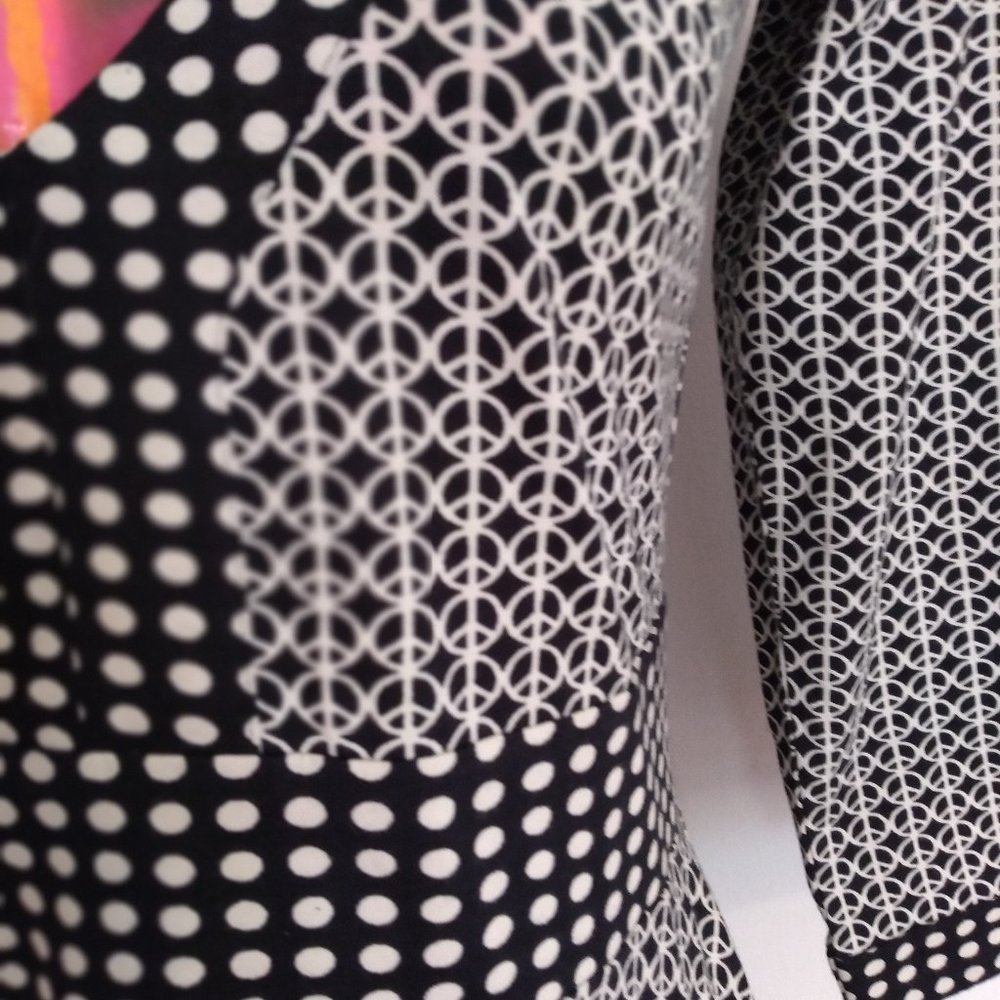 WOMANS CLOTHING - Picture 15 of 16
